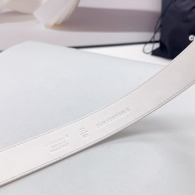 CC 30MM BELT IN WHITE CALFSKIN GOLD HARDWARE ATTACH PEARLS