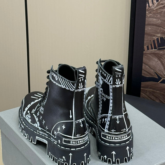 CHUNKY BOOTS IN BLACK SMOOTH CALFSKIN WHITE PRINT