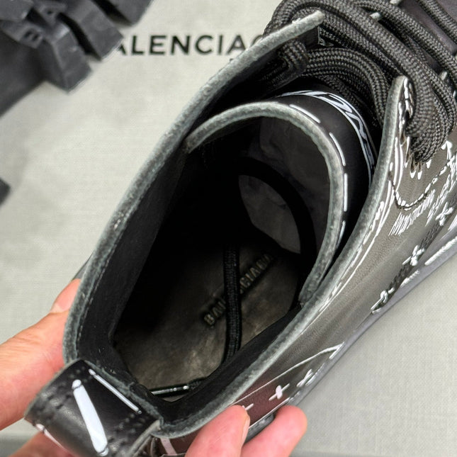 CHUNKY BOOTS IN BLACK SMOOTH CALFSKIN WHITE PRINT