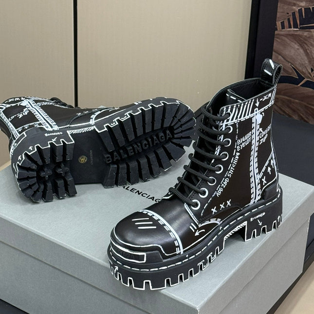 CHUNKY BOOTS IN BLACK SMOOTH CALFSKIN WHITE PRINT