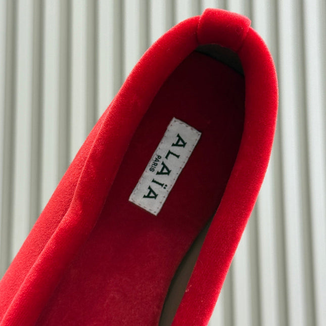 ALAIA 25S BALLET FLATS IN BRIGHT RED VELVET