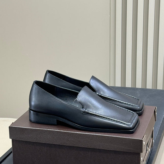 ALAIA 25S SQUARE TOE LOAFER IN BLACK CALFSKIN