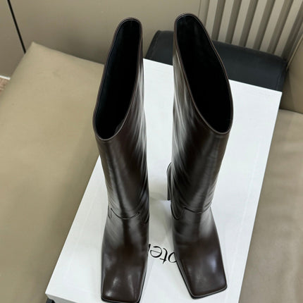 ALAIA 25S KNEE-HIGH SQUARE-TOE BOOTS IN BROWN CALFSKIN