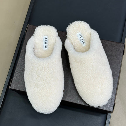 ALAIA 25S SHEARLING COZY SLIPPERS IN WHITE