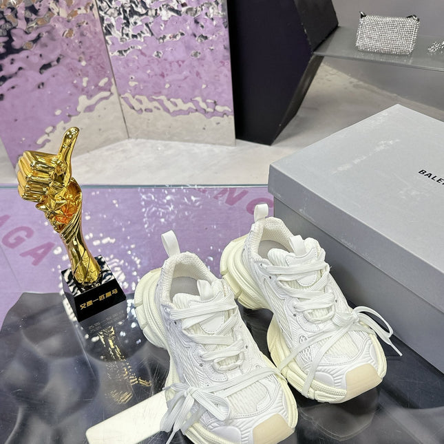 3XL SNEAKER IN WHITE MESH AND POLYURETHANE