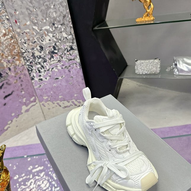 3XL SNEAKER IN WHITE MESH AND POLYURETHANE