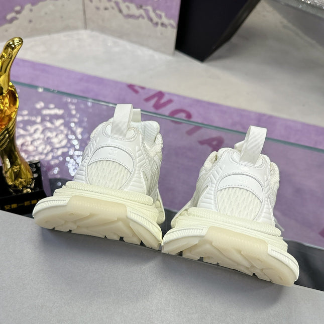 3XL SNEAKER IN WHITE MESH AND POLYURETHANE