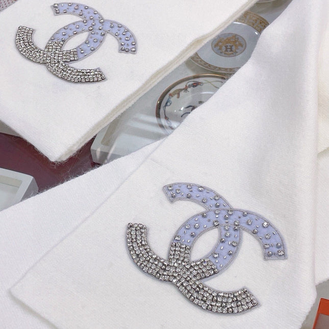 SCARF 180 CM IN WHITE CASHMERE WITH RHINSTONES 393227