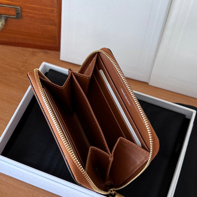 CELINE 25S TRIOMPHE COMPACT ZIPPED WALLET 11 IN BROWN CALFSKIN GOLD HARDWARE