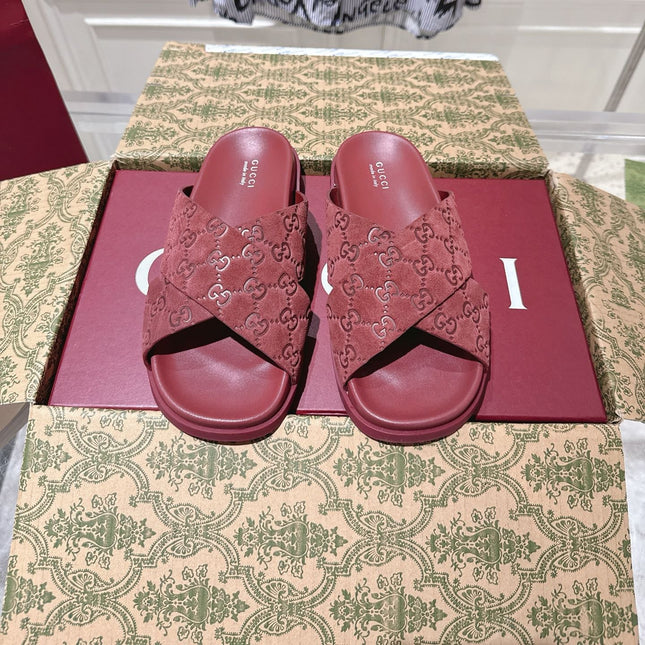 GG SLIDES IN RED SUEDE WITH EMBOSSED LOGO STYLE 9
