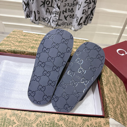 GG SLIDES IN NAVY BLUE SUEDE WITH EMBOSSED LOGO STYLE 10