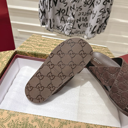 GG SLIDES IN DARK BROWN SUEDE WITH EMBOSSED LOGO STYLE 8