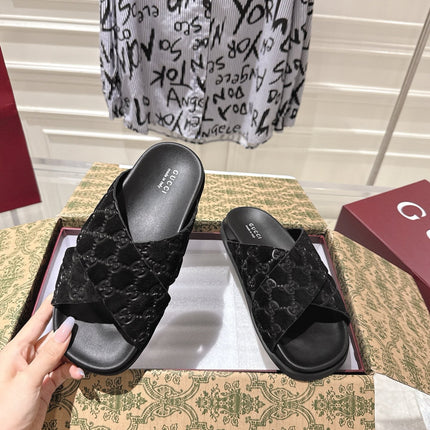 GG SLIDES IN BLACK SUEDE WITH EMBOSSED LOGO STYLE 6