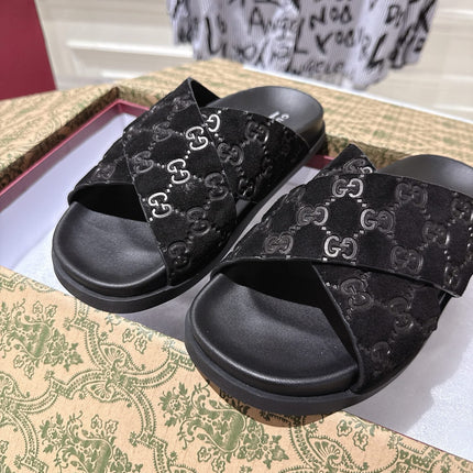 GG SLIDES IN BLACK SUEDE WITH EMBOSSED LOGO STYLE 6