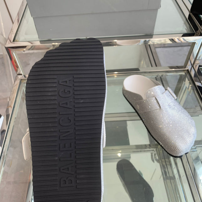 BIRKENSTOCK CLOG ATTACHED RHINESTONES IN WHITE CALFSKIN