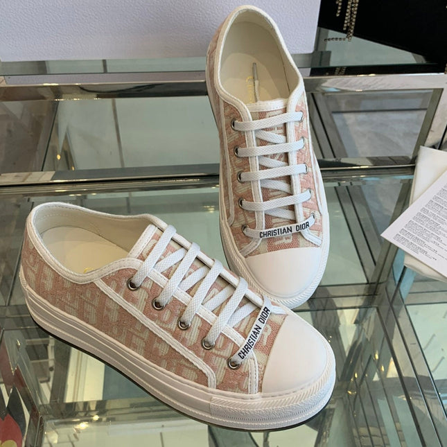 WALK'N PLATFORM SNEAKER IN IN LIGHT PINK EMBROIDERY ICONIC PATTERNS FABRIC