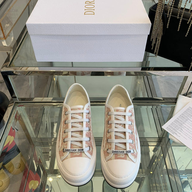 WALK'N PLATFORM SNEAKER IN IN LIGHT PINK EMBROIDERY ICONIC PATTERNS FABRIC