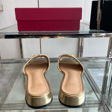 VLTN HIGH HEEL 25S 30 MM IN BEIGE FABRIC AND GOLD LAMBSKIN WITH EMBROIDERED CHERRY MOTIF