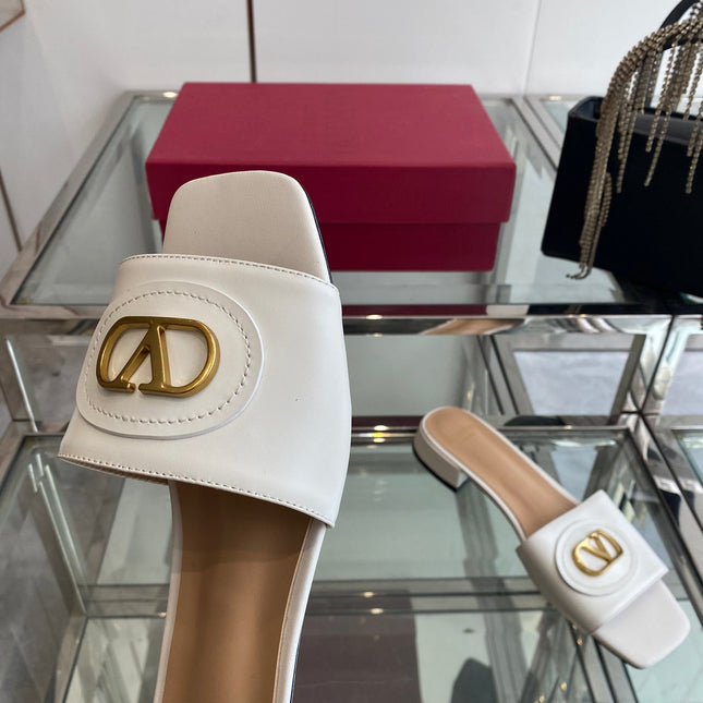 VLTN HIGH HEEL 25S 30 MM IN WHITE LAMBSKIN WITH GOLD HARDWARE