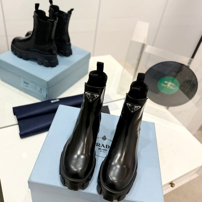 PRA MONOLITH BRUSHED LEATHER BOOTIES BLACK