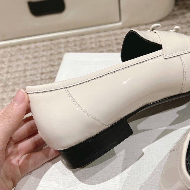 TRIOMPHE LOAFER IN WHITE PATENT CALFSKIN
