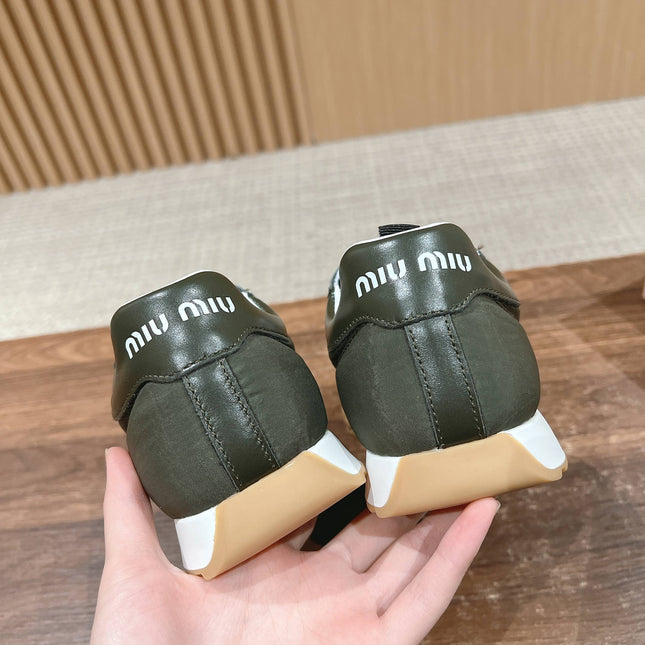 RUNNING SNEAKERS IN ARMY GREEN LAMBSKIN AND FABRIC ANTI-SLIP RUBBER SOLE