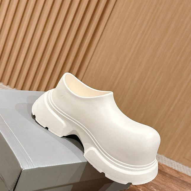 GRAFFITI THICK-SOLED CHEF SHOES IN WHITE RUBBER