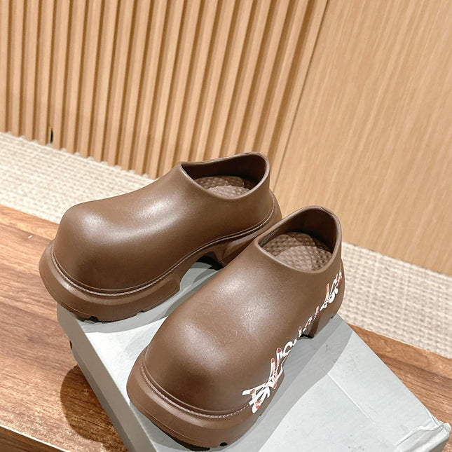 GRAFFITI THICK-SOLED CHEF SHOES IN BROWN RUBBER