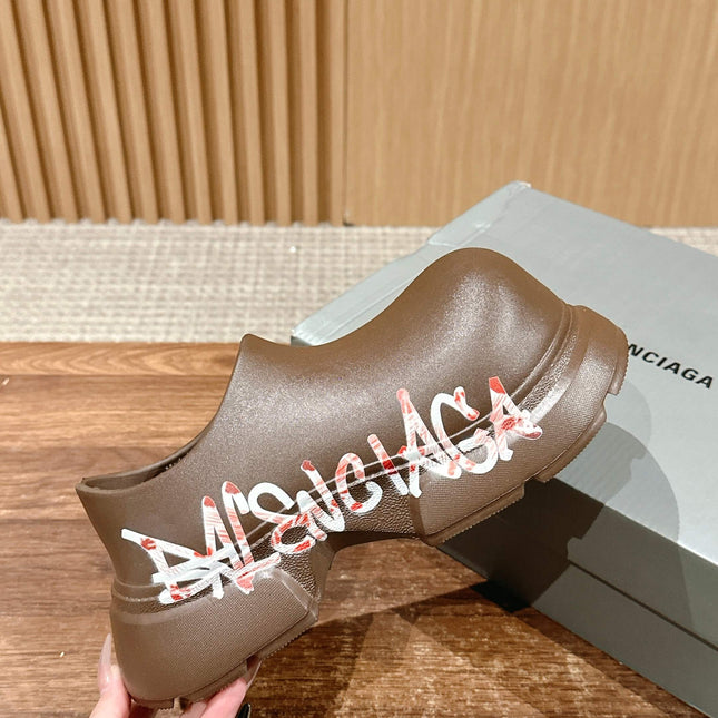 GRAFFITI THICK-SOLED CHEF SHOES IN BROWN RUBBER