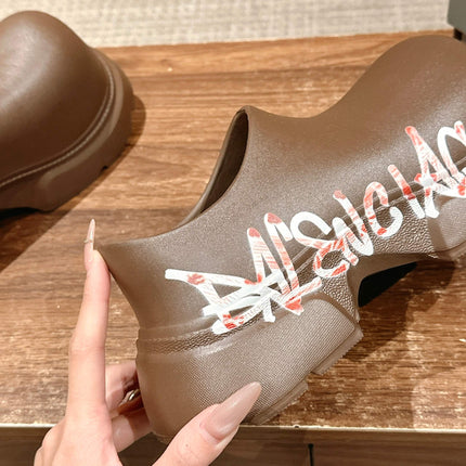 GRAFFITI THICK-SOLED CHEF SHOES IN BROWN RUBBER