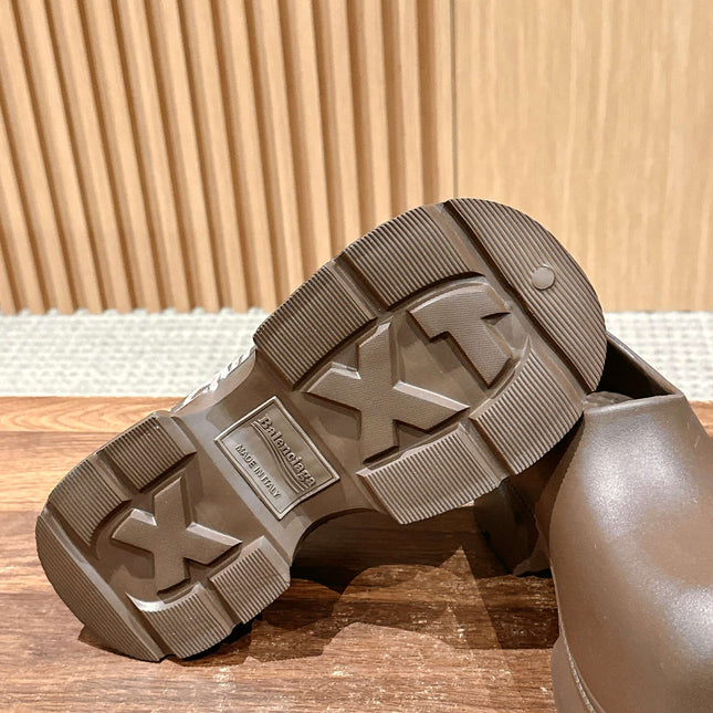 GRAFFITI THICK-SOLED CHEF SHOES IN BROWN RUBBER