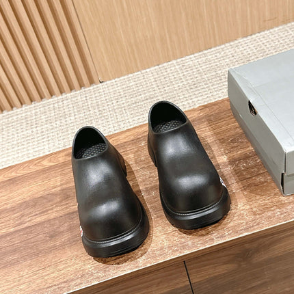 GRAFFITI THICK-SOLED CHEF SHOES IN BLACK RUBBER