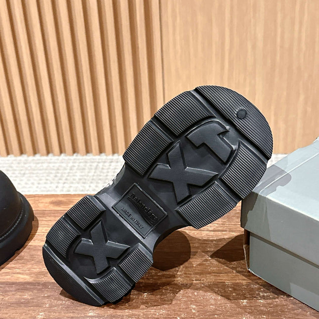 GRAFFITI THICK-SOLED CHEF SHOES IN BLACK RUBBER