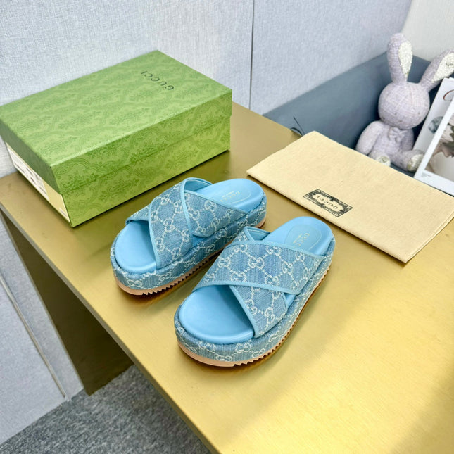 GG SLIDE SANDAL SKY CANVAS CROSS STRAPS