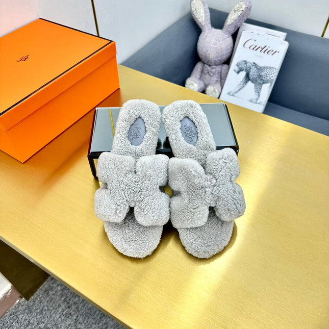 0RAN SHEARLING SANDALS PALE GRAY