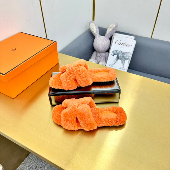 0RAN SHEARLING SANDALS NEON ORANGE