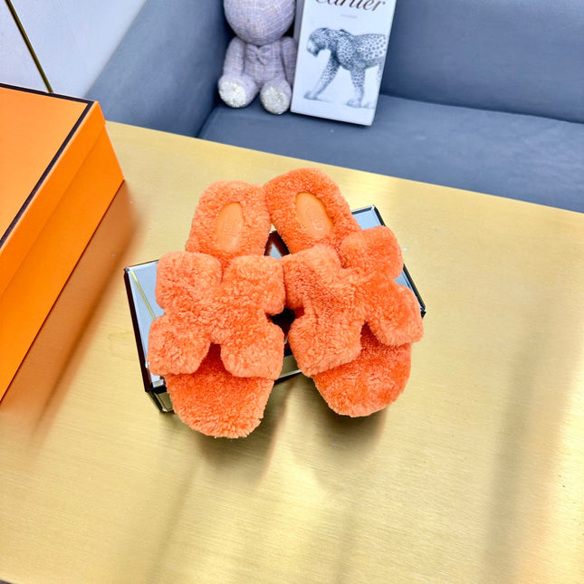 0RAN SHEARLING SANDALS NEON ORANGE