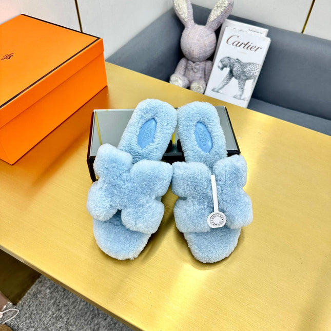 0RAN SHEARLING SANDALS POWDER BLUE