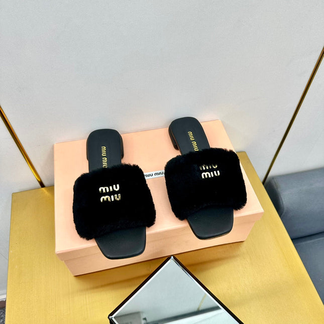 BLACK SLIPPERS LAMB FUR