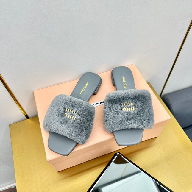 GRAY SLIPPERS LAMB FUR