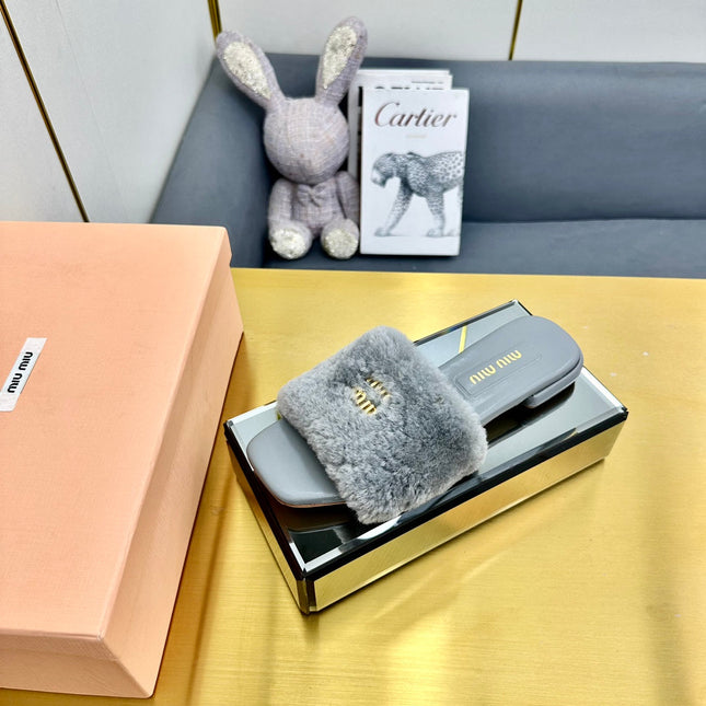 GRAY SLIPPERS LAMB FUR