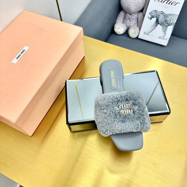 GRAY SLIPPERS LAMB FUR