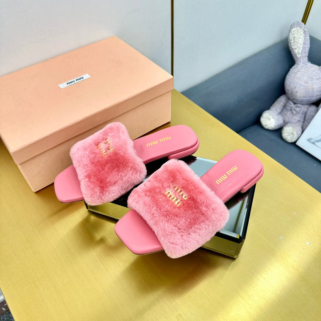 PINK SLIPPERS LAMB FUR