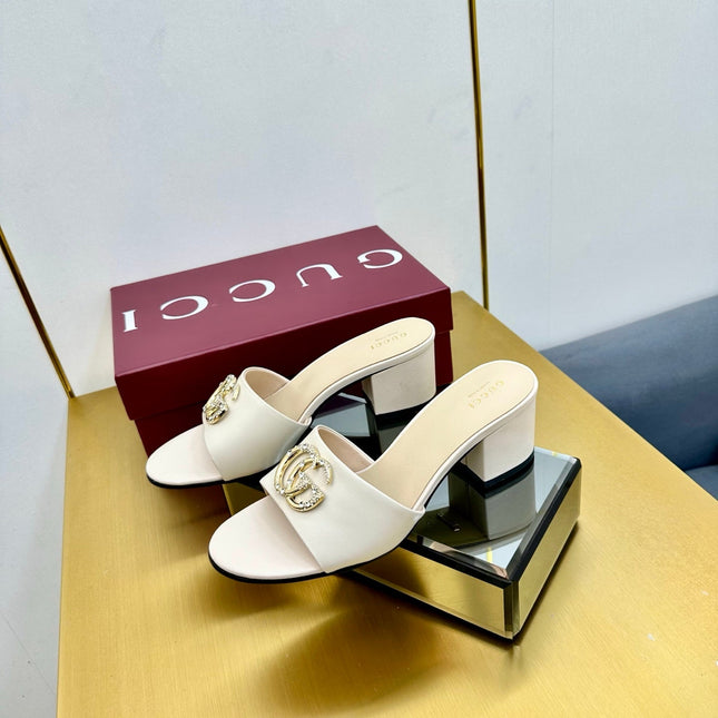 GG HIGH HEELS IN CREAM WHITE CALFSKIN GOLD-TONE HARDWARE WITH RHINESTONES