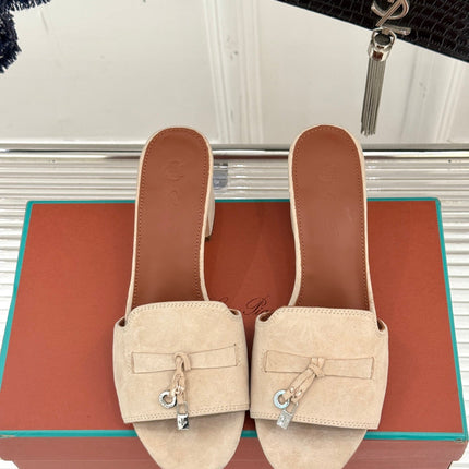 HIGH HEELS IN BEIGE SUEDUE AND LAMBSKIN