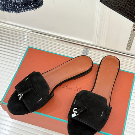 FLAT SANDALS IN BLACK SUEDUE AND LAMBSKIN
