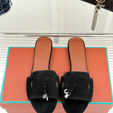 FLAT SANDALS IN BLACK SUEDUE AND LAMBSKIN