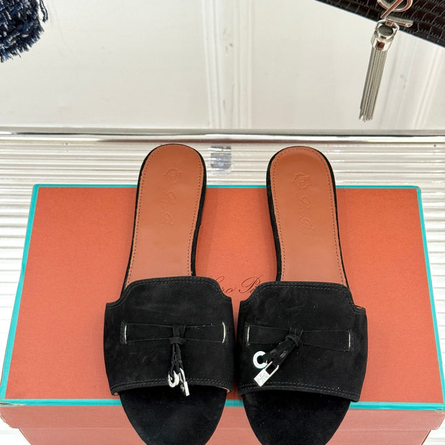 FLAT SANDALS IN BLACK SUEDUE AND LAMBSKIN