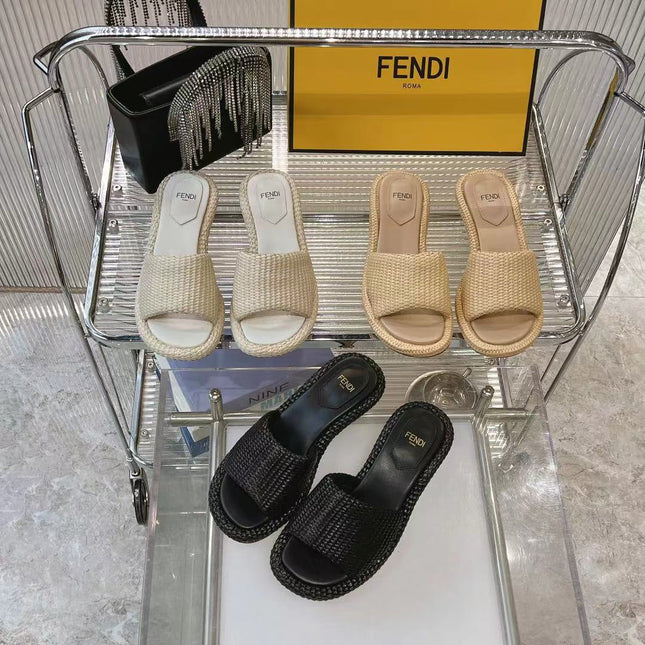 FENDI BAGUETTE SLIDES WOMEN IN BEIGE RAFFIA
