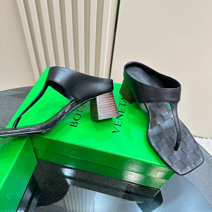 MARELLA THONG IN BLACK LEATHER WITH SIGNATURE INTRECCIATO INSOLE 55 MM